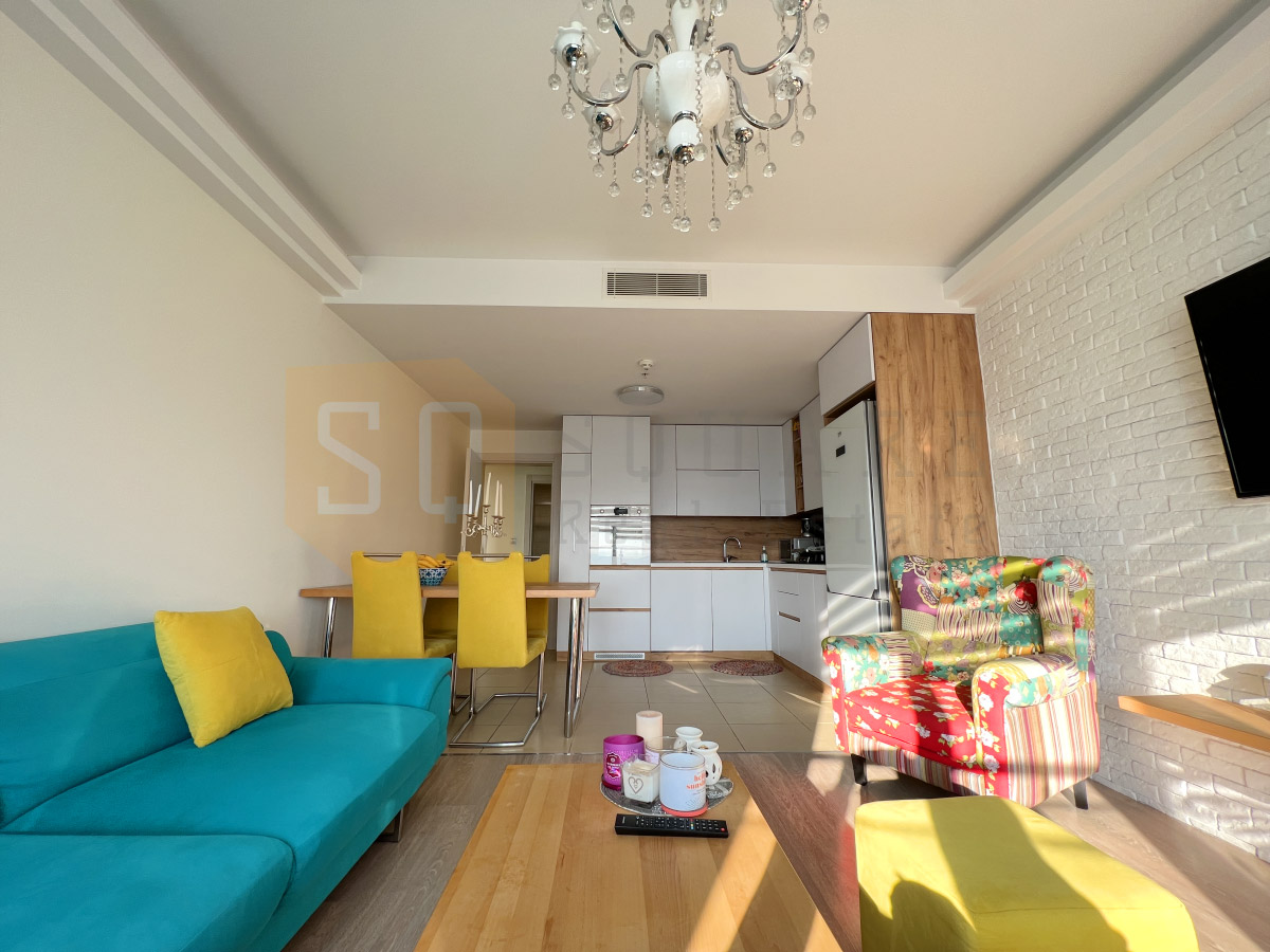 1079 _ 2073_WEB_00003