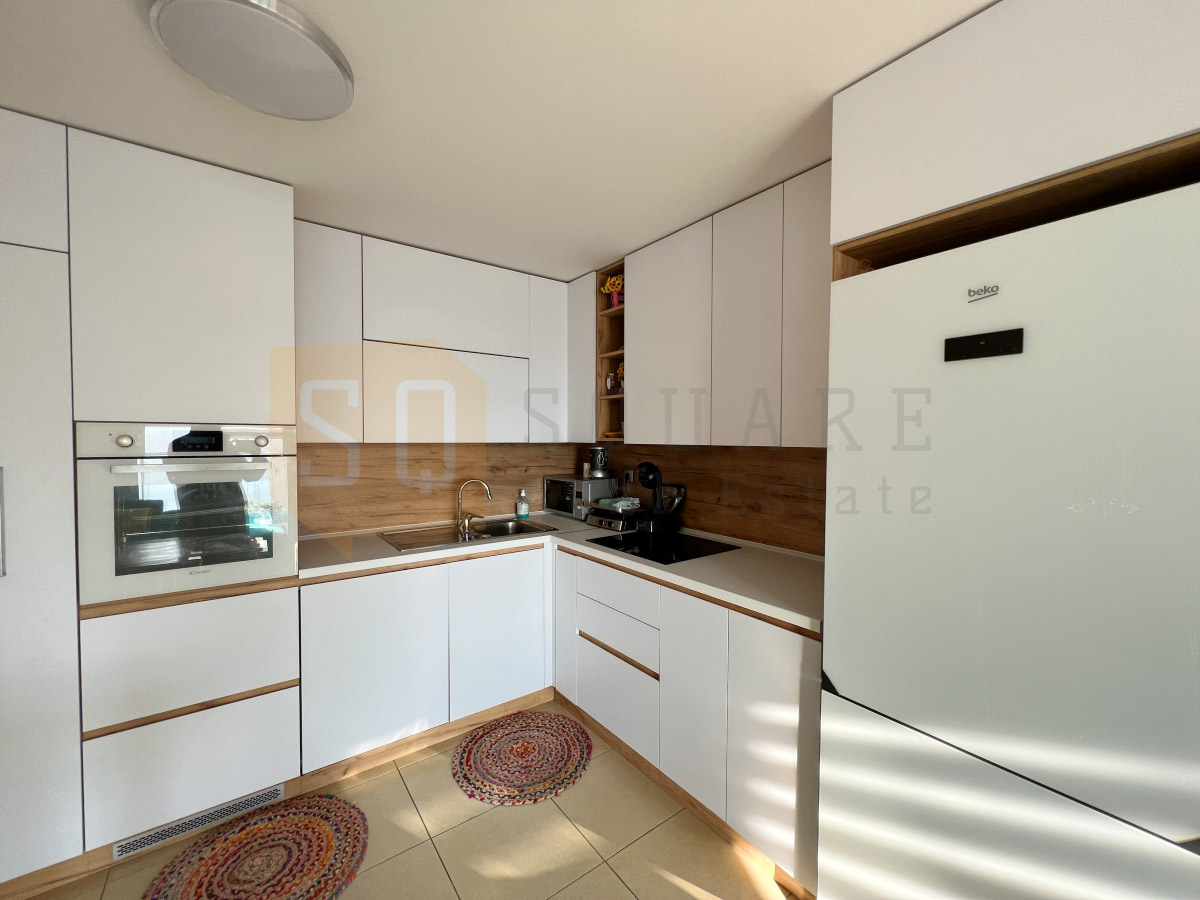 1079 _ 2073_WEB_00005