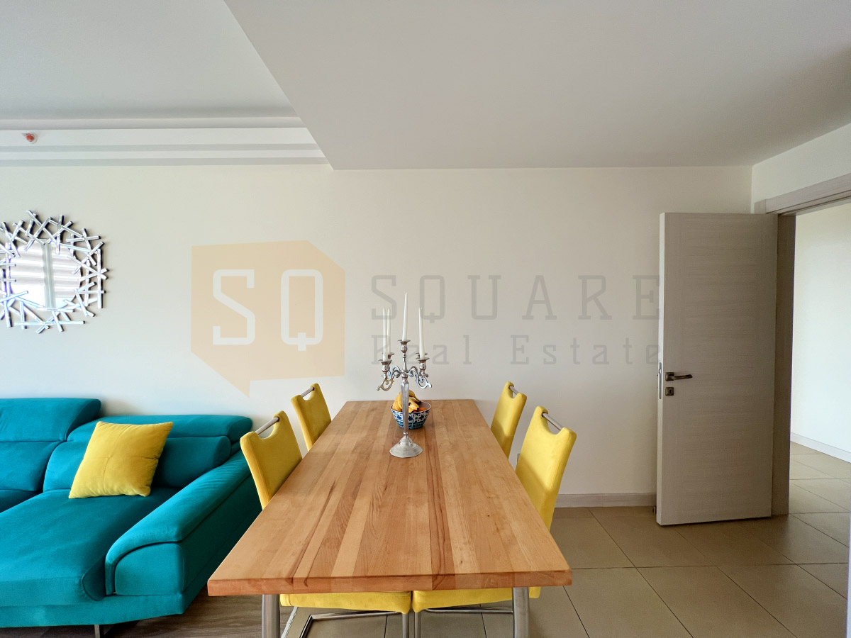 1079 _ 2073_WEB_00006