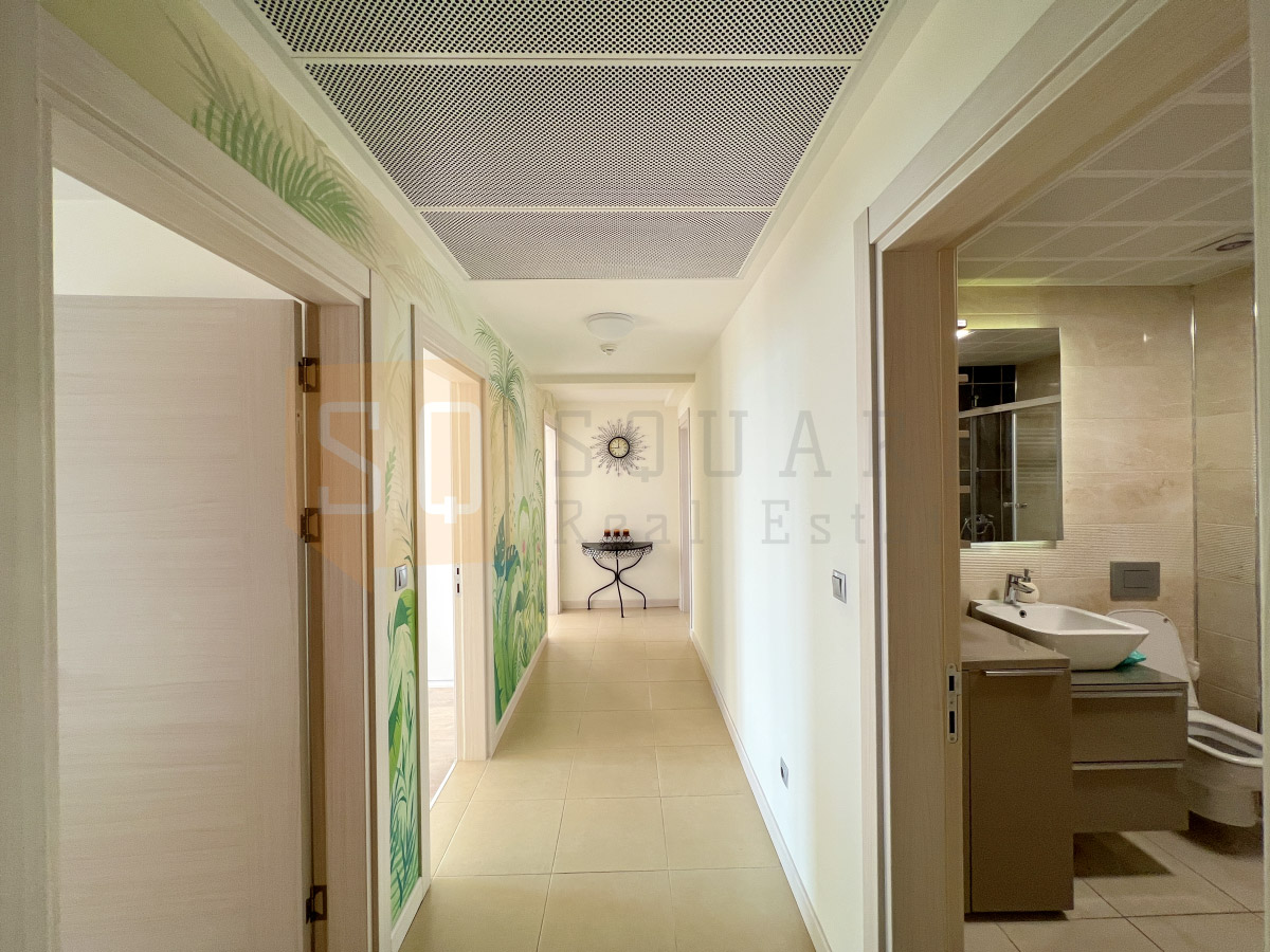 1079 _ 2073_WEB_00007