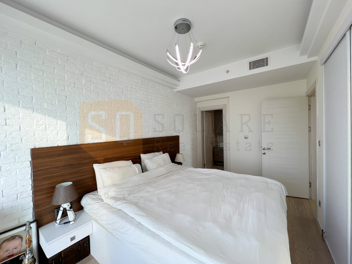 1079 _ 2073_WEB_00013