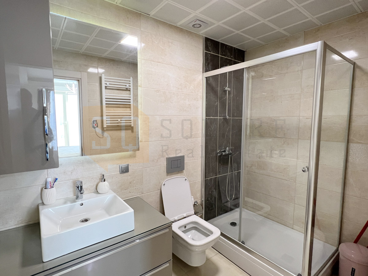 1079 _ 2073_WEB_00014