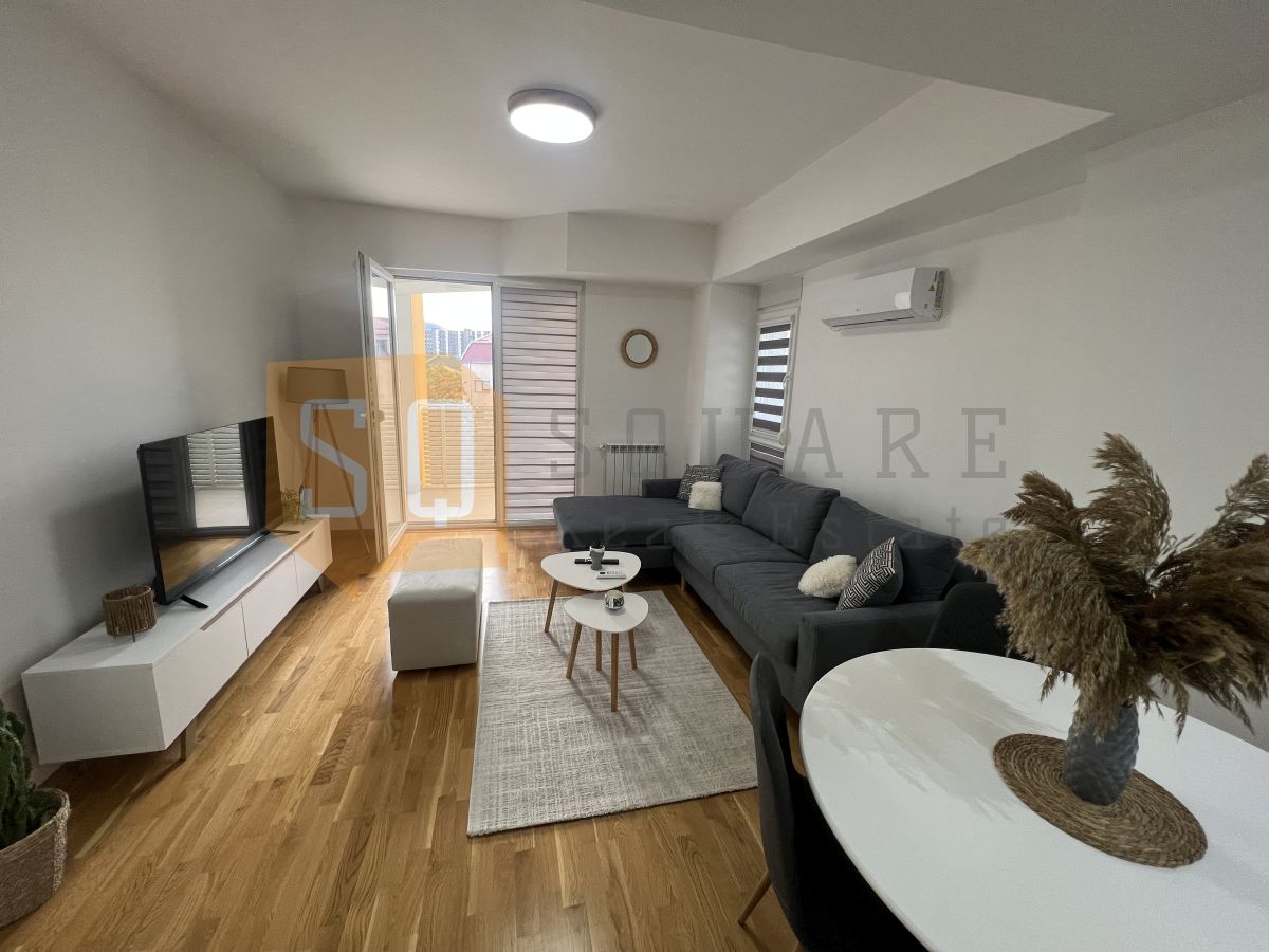 Apartment Aerodrom Three Bedroom Code 1952